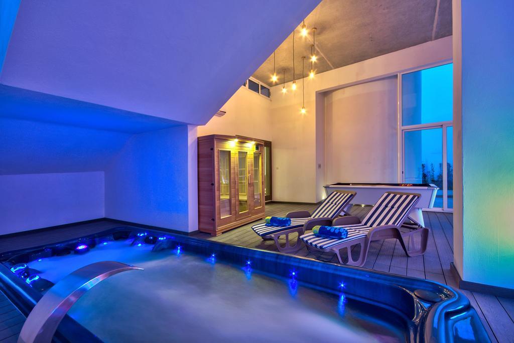 Villa Gaia - Sunset Views, Indoor Heated Pool, Sauna And Games Room Mellieha Exterior foto